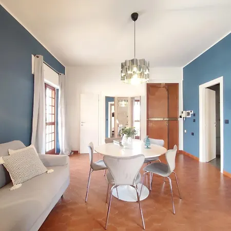 Attico Carducci Con Terrazza Panoramica Mozzafiato Lägenhet *